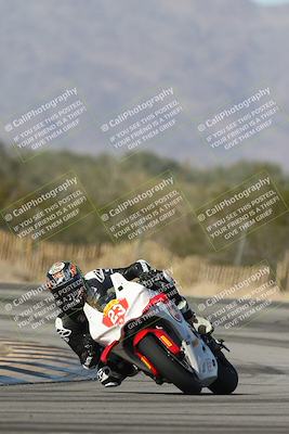 media/Dec-01-2025-Moto Forza (Mon) [[2daa91e15f]]/1-Advanced Group/Session 3 (Turn 3)/